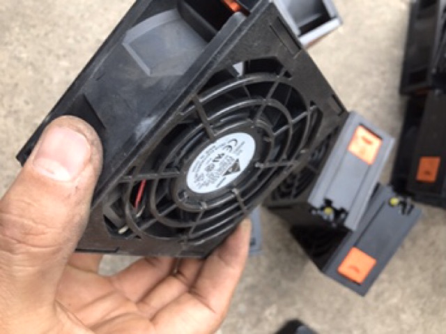 Quạt server Hp delta 12v 1.35A , vuông 8cm có khung bảo vệ full