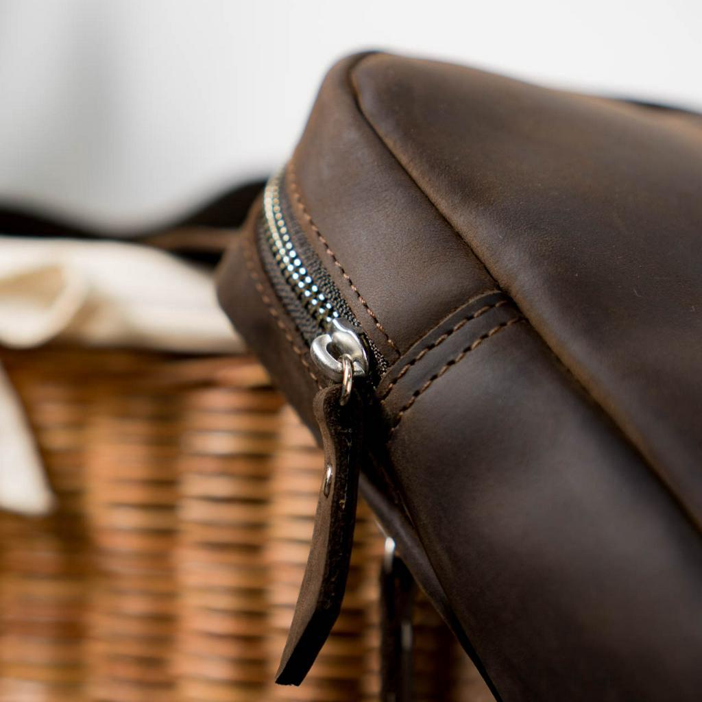 Túi đeo chéo da bò thật, da nhập khẩu cao cấp Basic nâu đen - Manuk Leather design