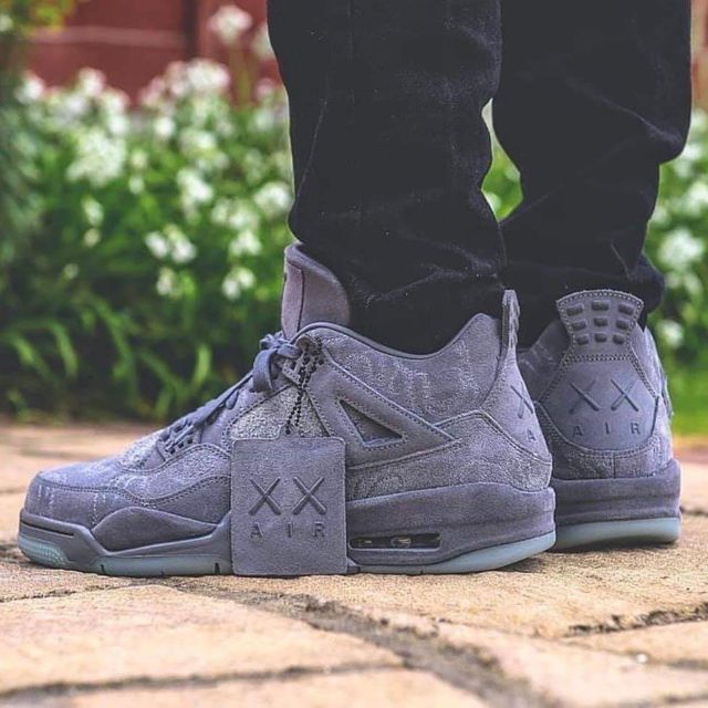 Giày Jordan 4 Kaws