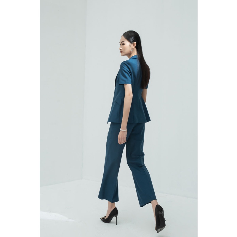 Áo vest CT dáng ôm một cúc LEIKA