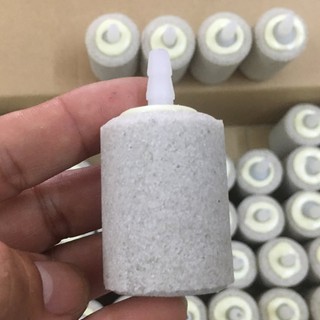 Cục đá sủi oxy mịn và lớn tạo bọt khí