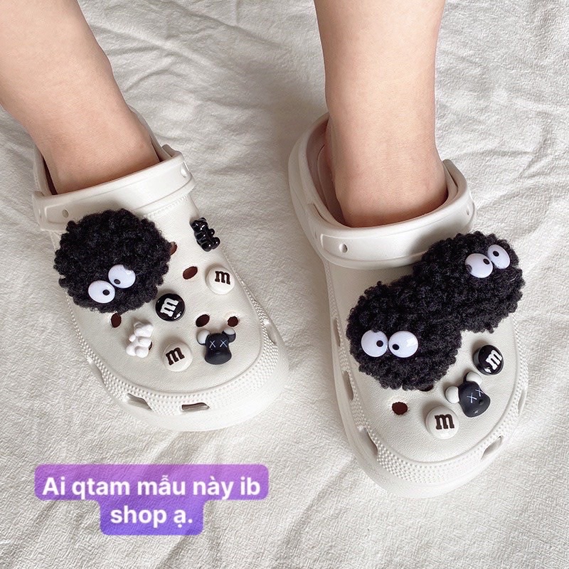 Dép sục cross DREW HOUSE phiên bản mới nhất, siêu êm - tặng kèm FULL bộ sticker như hình