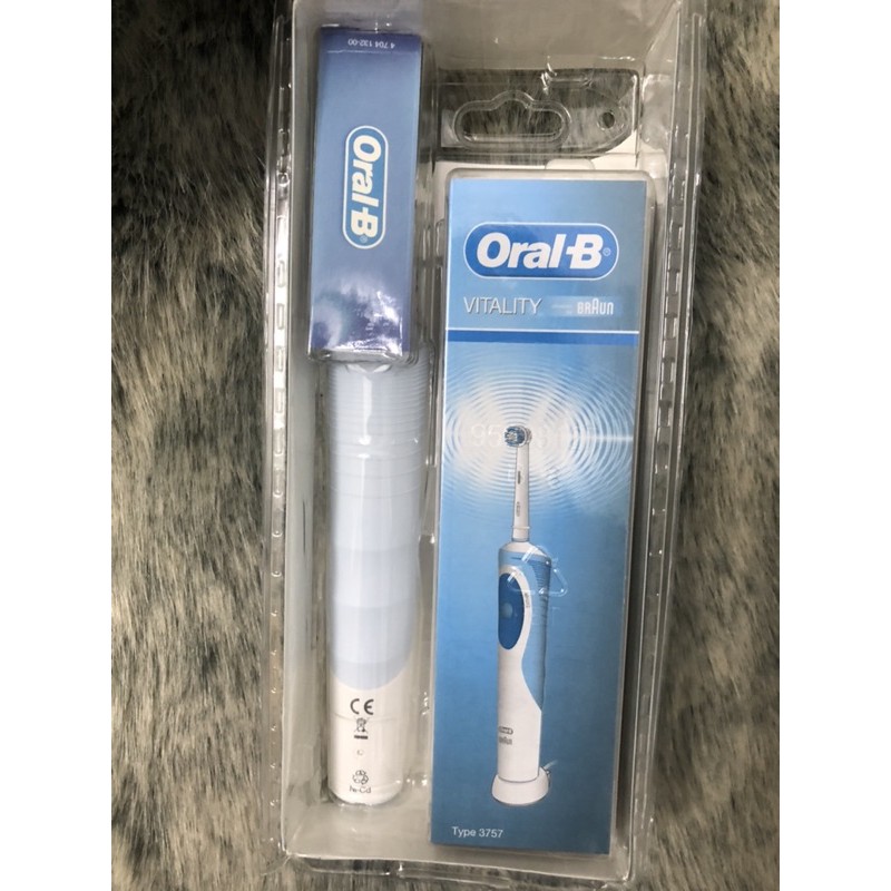 Bàn chải điện Oral-B Pro white