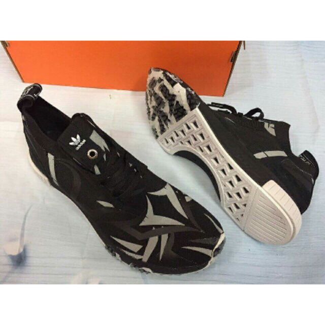 Giày Adidas NMD RACER JUICE HK trắng và đen