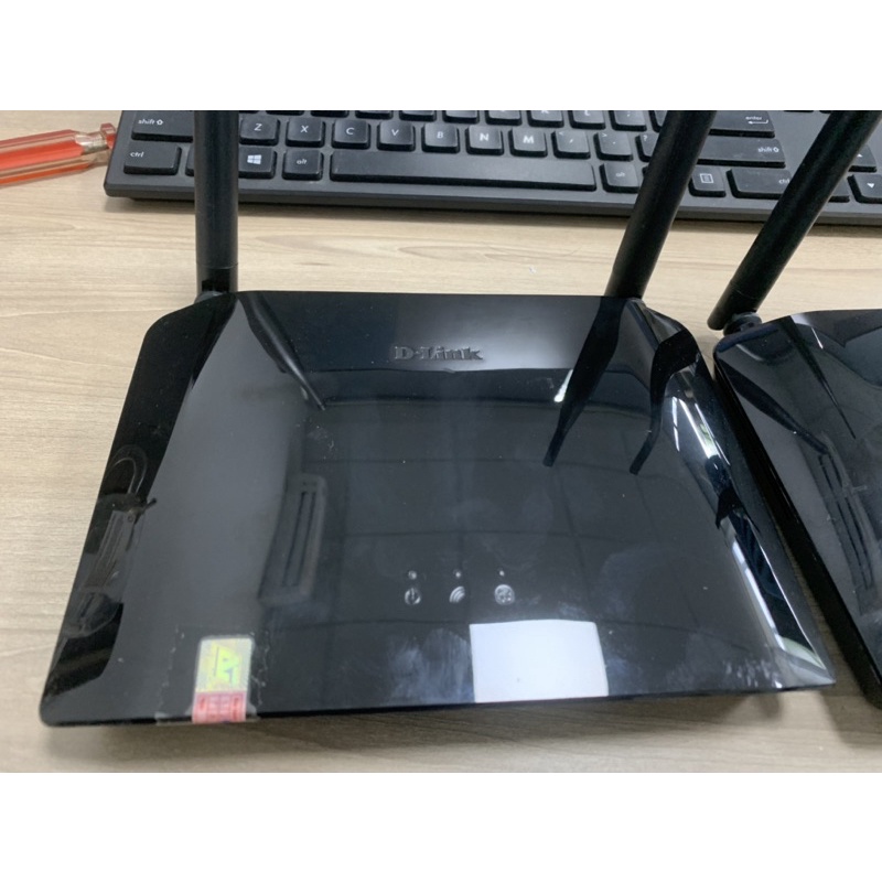 Bộ thu phát sóng, kích sóng Wifi Dlink DIR - 612 300Mbs