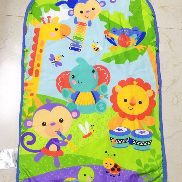 thảm nằm cho bé sơ sinh
