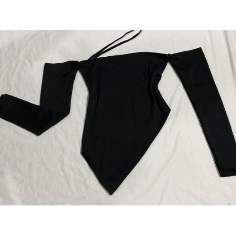 Áo bẹt vai tà nhọn chất vải Gân Cam Kết Hàng Y Hình kèm ảnh thật chính chủ ( size dưới 52kg)