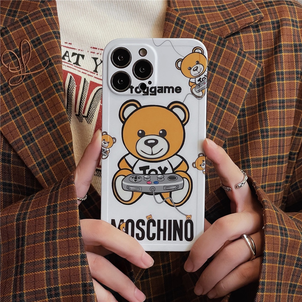 Ốp Điện Thoại Nhựa Cứng In Hình Gấu moschino Cho iphone15 14 13 12 mini 11 pro max 6 / 6s / 7 / 8plus se2 x / xs xr xsmax #Hg5032