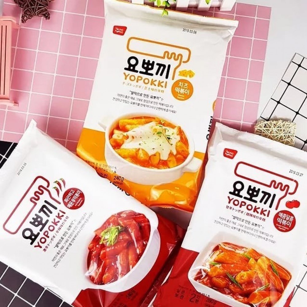 Bánh Gạo Tokpokki Hàn Quốc Các Vị Ăn Liền 140g (date 4.2023)