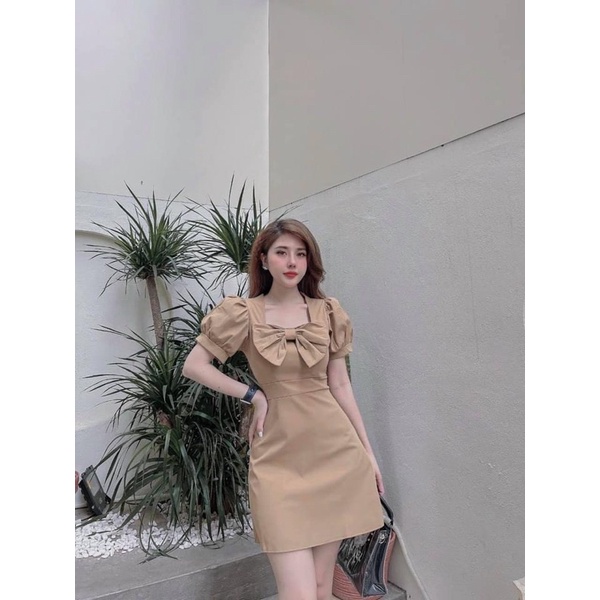 Váy cổ vuông nơ ngực dáng chữ A