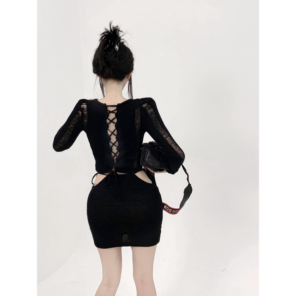 QKOOLE  Áo Croptop Màu Đen Hở Eo Phong Cách Hàn Quốc Thời Trang Cho Nữ