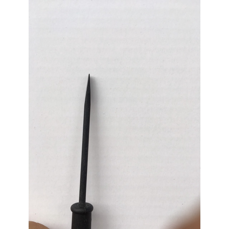 Tô vít me cây tua vít nhỏ dùng để  vặn thuyền , ốc nhỏ .. dài 8.1CM
