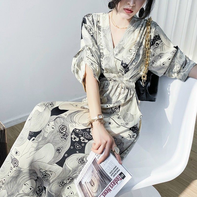 Đầm Maxi Cao Cấp Nữ Váy Xòe Họa Tiết Cô Gái Dáng Dài Cổ V Tay Ngắn Vải Lụa Cao Cấp Size M L XL