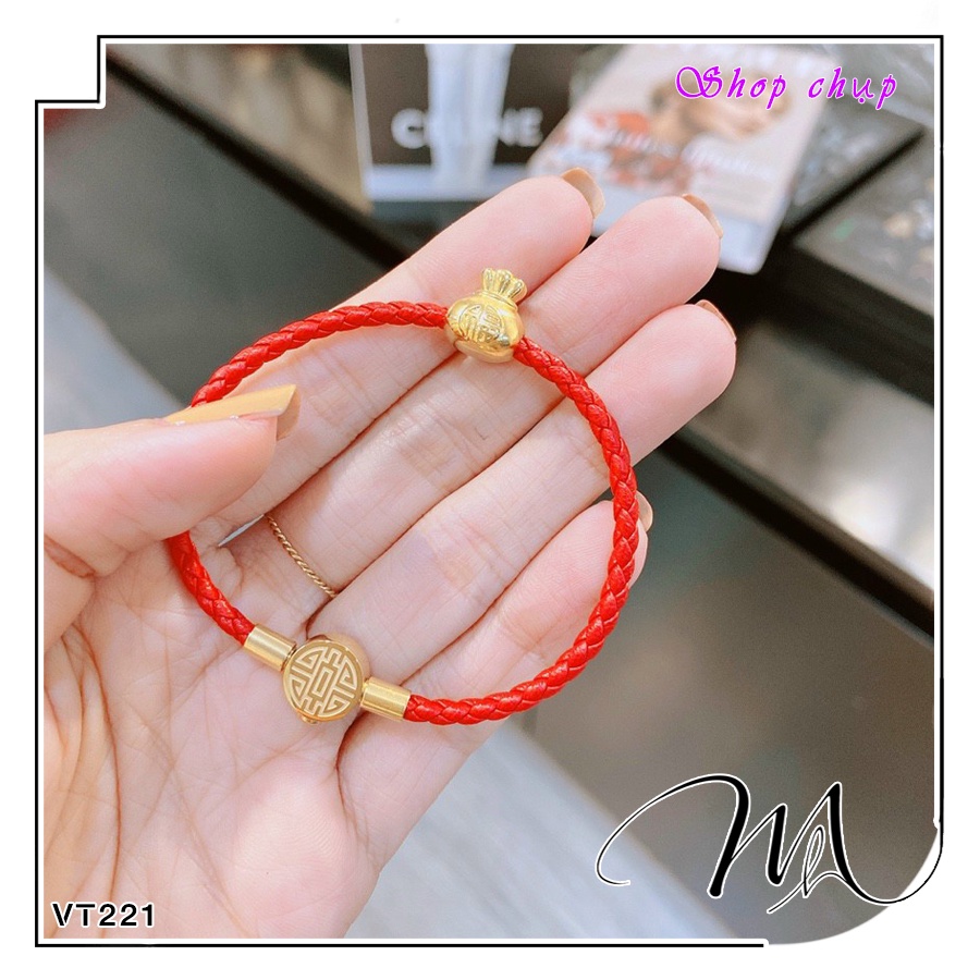Vòng tay chỉ đỏ Charm kim tiền trường thọ khóa bấm Titan không gỉ - Măng's House VT220