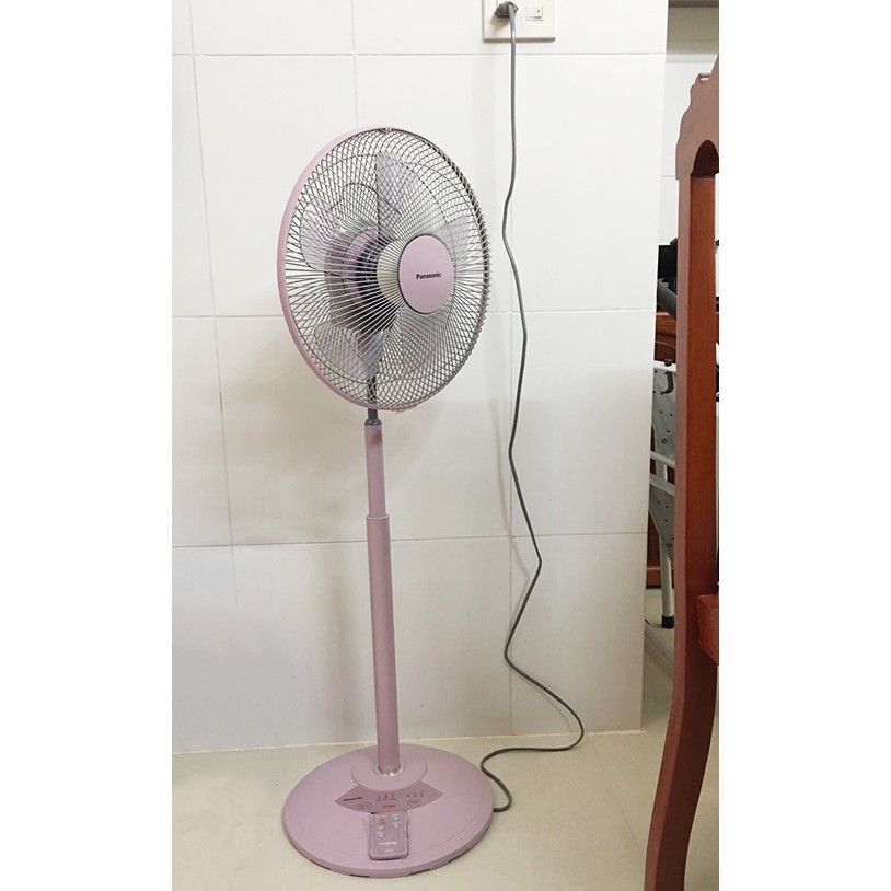 Quạt đứng Panasonic F-308NHB F-308NHP có remote điều khiển