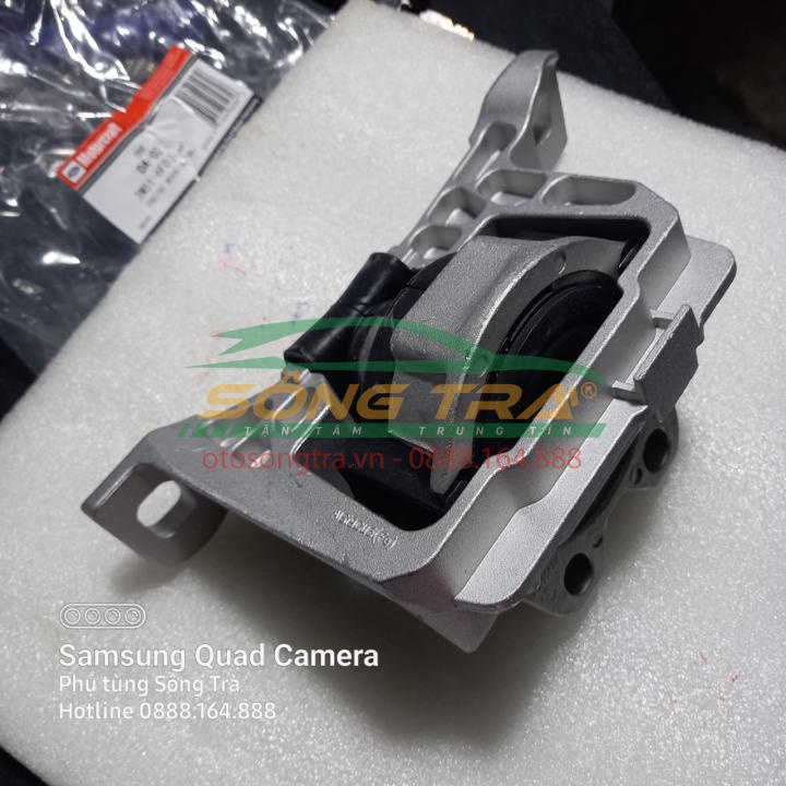 CHÂN ĐẦU MÁY FORD FOCUS 2010