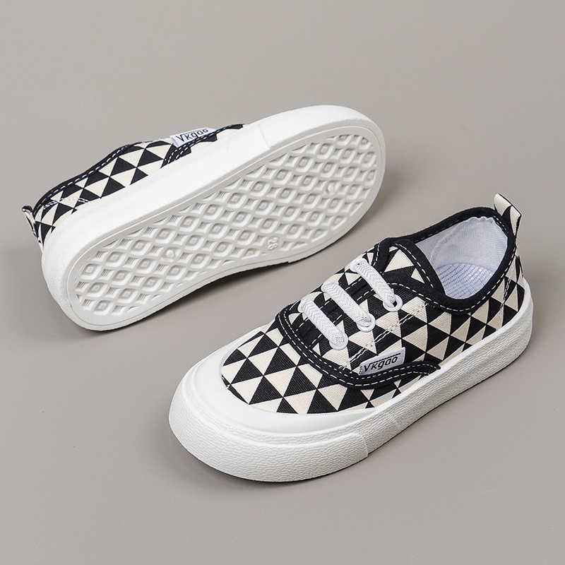 Giày Sneaker Vải Bố Cho Bé