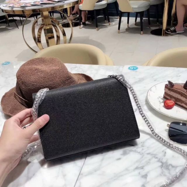 Túi xách super da cá đuối tag bạc sz 24