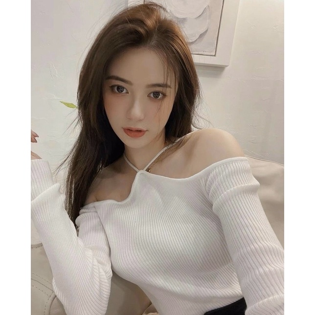 Áo Len Nữ Trễ Vai Kiểu Cổ Yếm Dây Mảnh Dài Tay 2 Màu Trắng Đen | BigBuy360 - bigbuy360.vn