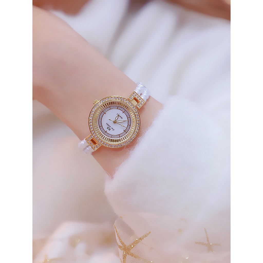 Đồng hồ nữ chính hãng Bee Sister mặt kim loại đính đá với dây ngọc trai độc đáo và sang trọng | BigBuy360 - bigbuy360.vn