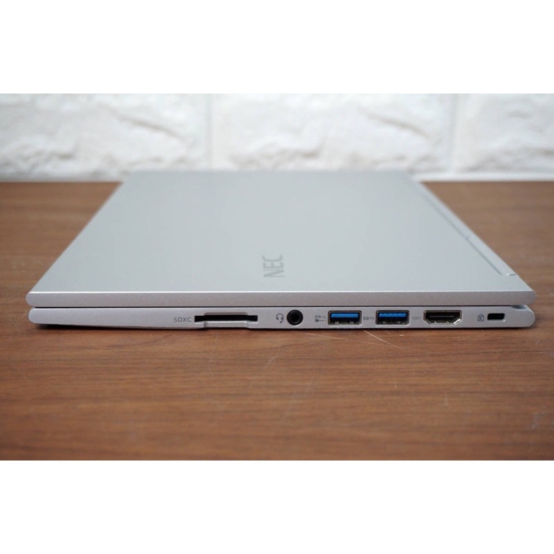 Laptop Nec Versapro VK23TG Core i7-6500U, 8gb ram, 256gb SSD, 13.3” Full HD IPS cảm ứng gập 360 độ, siêu mỏng nhẹ 800gam