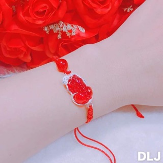 Vòng tay chỉ đỏ tỳ hưu