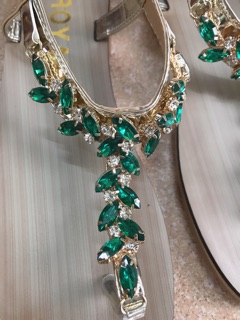 Sandal xỏ ngón đính đá