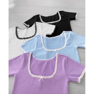 Áo kiểu croptop phối viền ren nơ