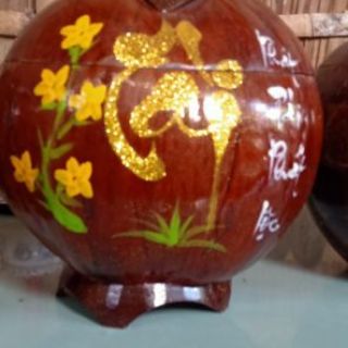 Vỏ dừa giữ ấm trà hoa văn trang trí