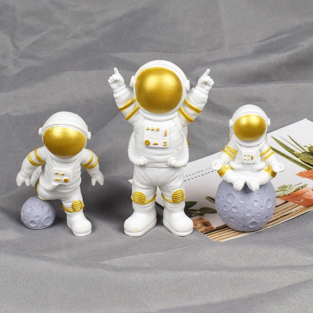 3 mô hình phi hành gia bằng resin nhỏ xinh nhiều màu đáng yêu trang trí bánh kem