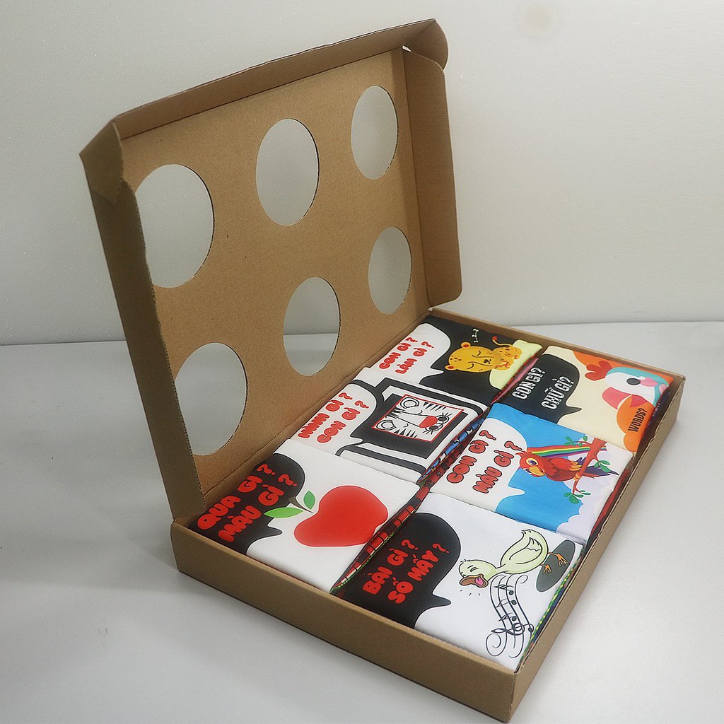 [Có hộp] Bộ 6 sách vải Pipo Song ngữ VIỆT - ANH kích thích thị giác cho bé (PiPô Việt Nam) kích thước 12x12x3cm