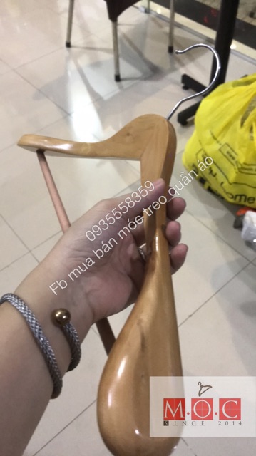 5 Móc gỗ treo áo vét ,áo vest gỗ vàng
