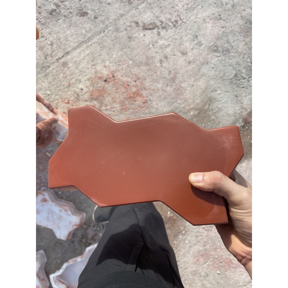 Khuôn nhựa làm gạch bê tông ziczac
