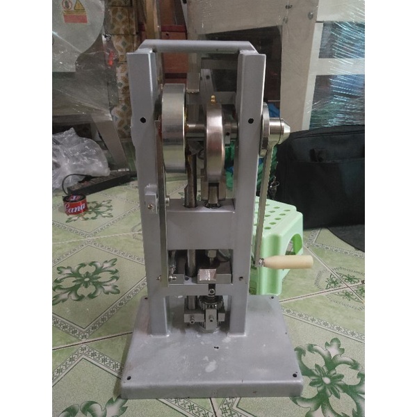Máy dập viên nén thủ công, máy ép viên quay tay