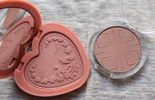 Phấn má Essence