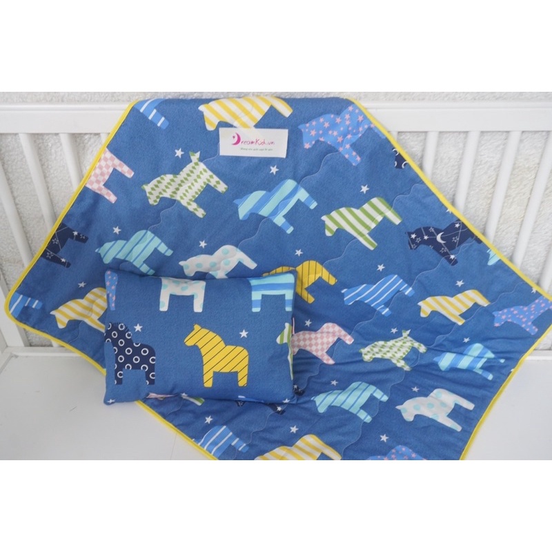 Chăn cho bé sơ sinh