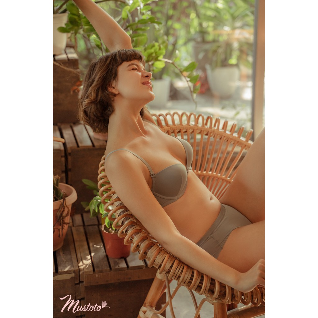 Áo Lót Nữ Mút Mỏng Có Gọng Nâng Ngực Trơn Mây Daisy (Mustoto MA0301)