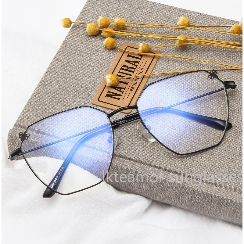 Kính đọc sách trong suốt phong cách cổ điển