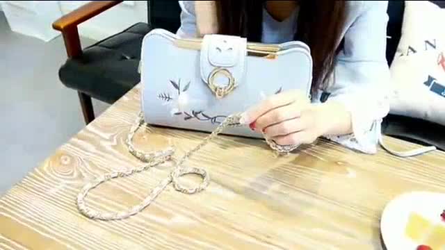 ⚡Follow shop săn deal⚡ Túi xách nữ thời trang sành điệu kiểu dáng công sở | BigBuy360 - bigbuy360.vn