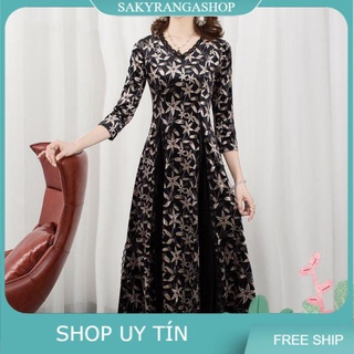 Đầm nhung hoa cổ viền ren