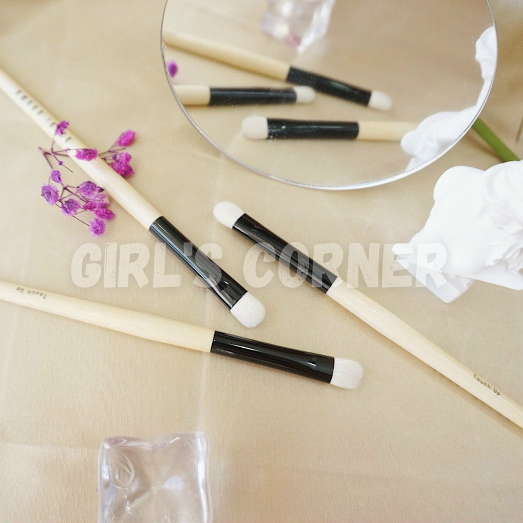 Cọ Bầu Mắt Bobbi Brown Touch Up
