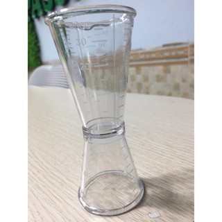 Ly định lượng nhựa
