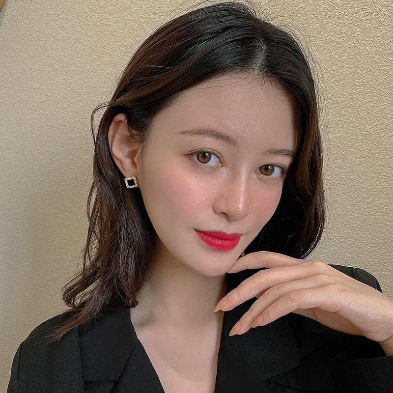 Đôi bông tai hình vuông đính ngọc trai thời trang cho nữ