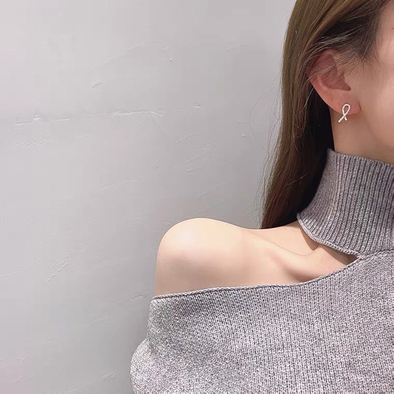 Đôi khuyên tai hình chữ thập cỡ nhỏ và cá tính hợp thời trang