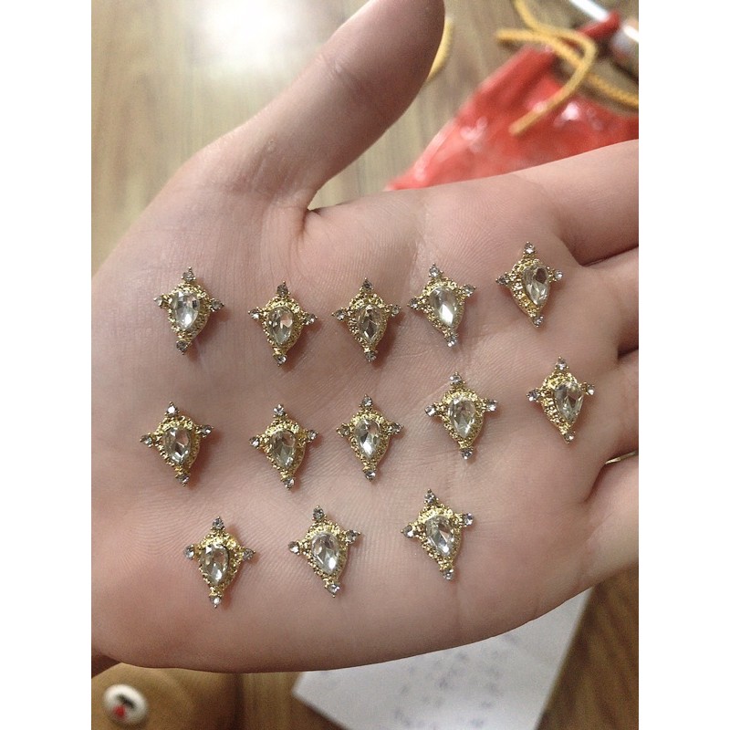 charm nail- phụ kiện nail-8 mẫu cham đính đá- charm bướm