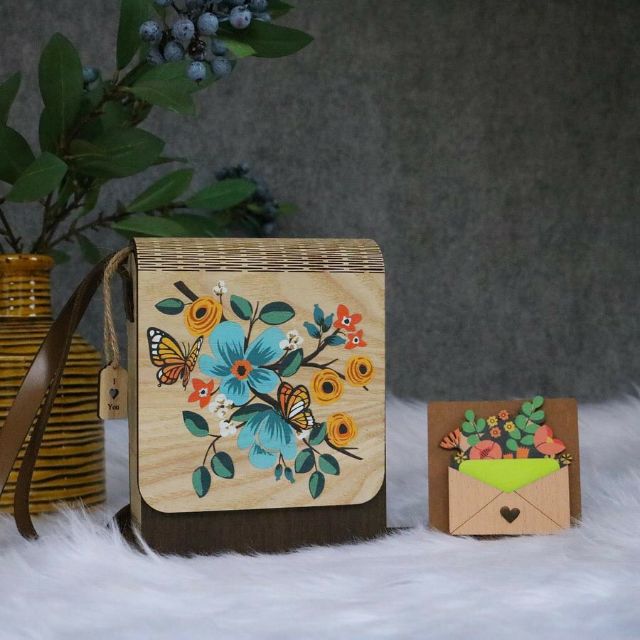 Túi xách handmade gỗ- Hoạ tiết nổi độc đáo