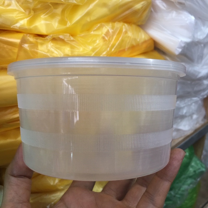 Hộp nhựa trắng loại trung