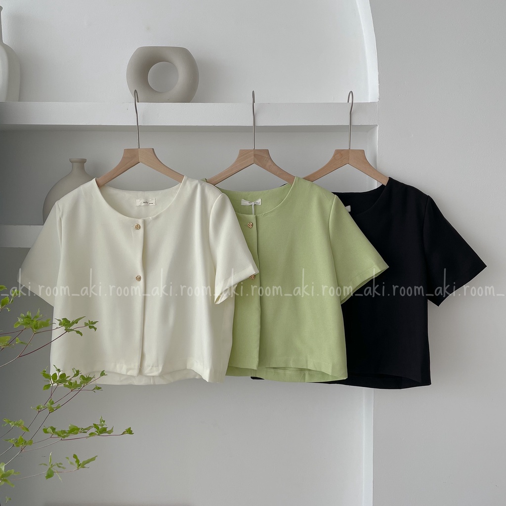 Áo blazer dáng ngắn cổ tròn hai cúc vàng có đệm vai mỏng 2259