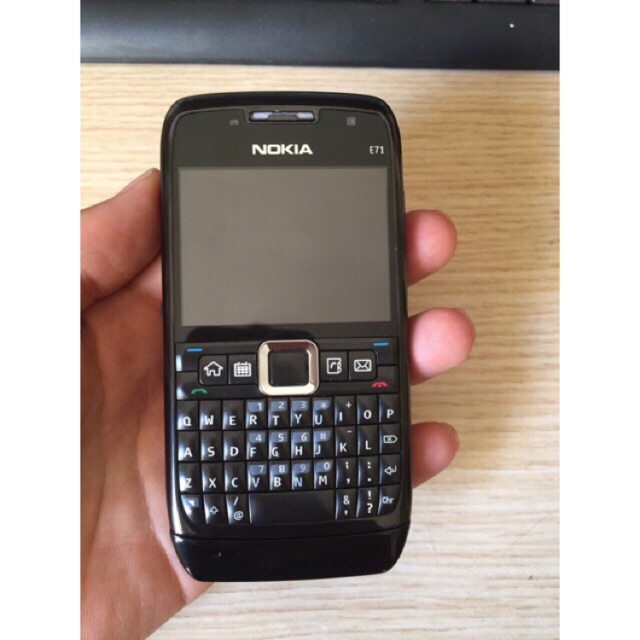 Điện Thoại Nokia E71
