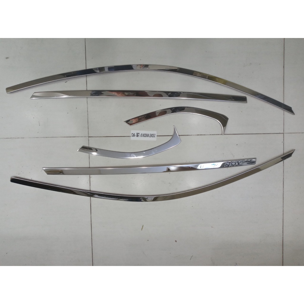 ẹp viền chân kính, cong kính xe KIA SONET 2021- 2022 chất liệu inox 304 sáng bóng